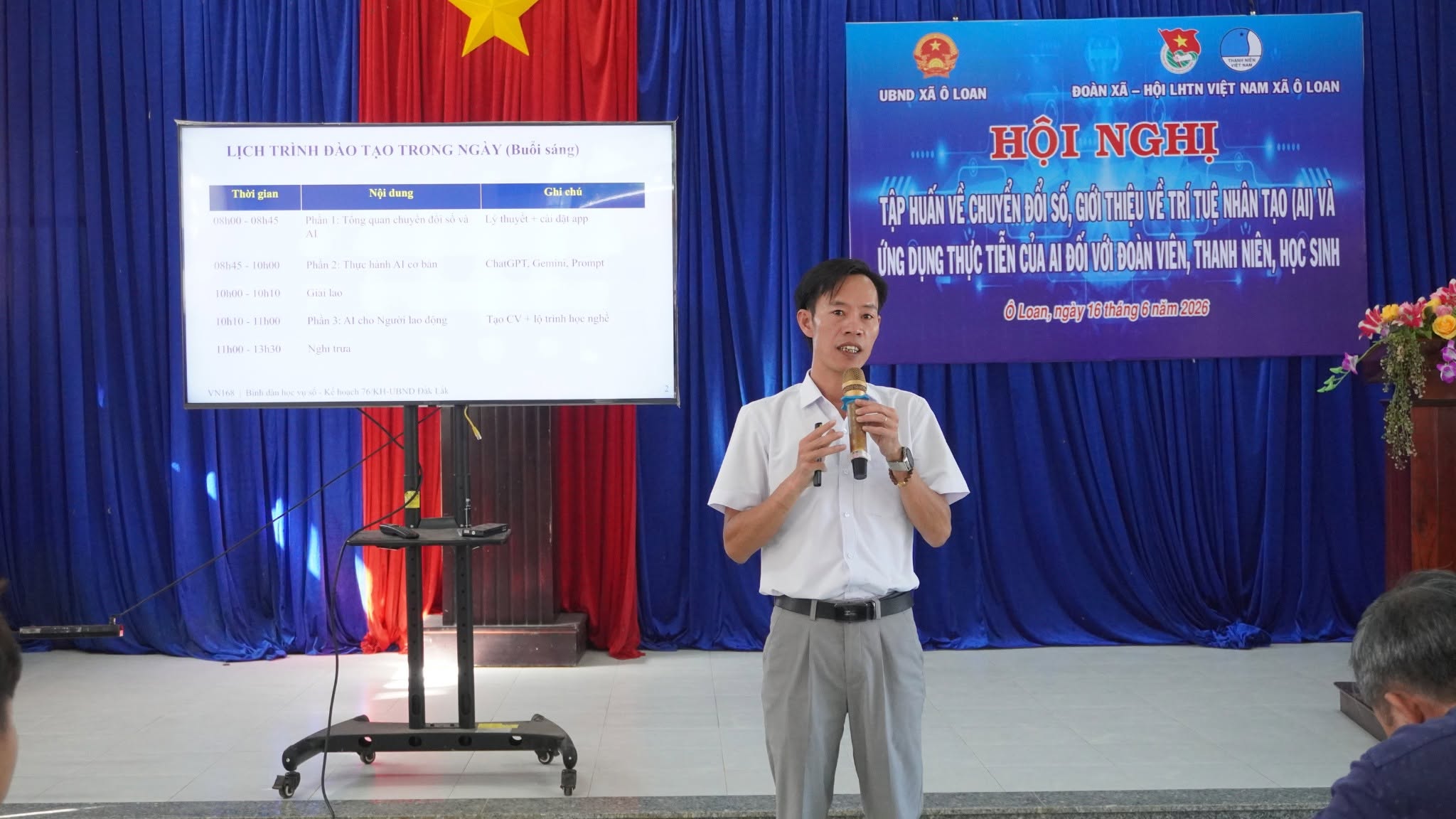 VN168 TẬP HUẤN AI, KỸ NĂNG SỐ TẠI XÃ Ô LOAN