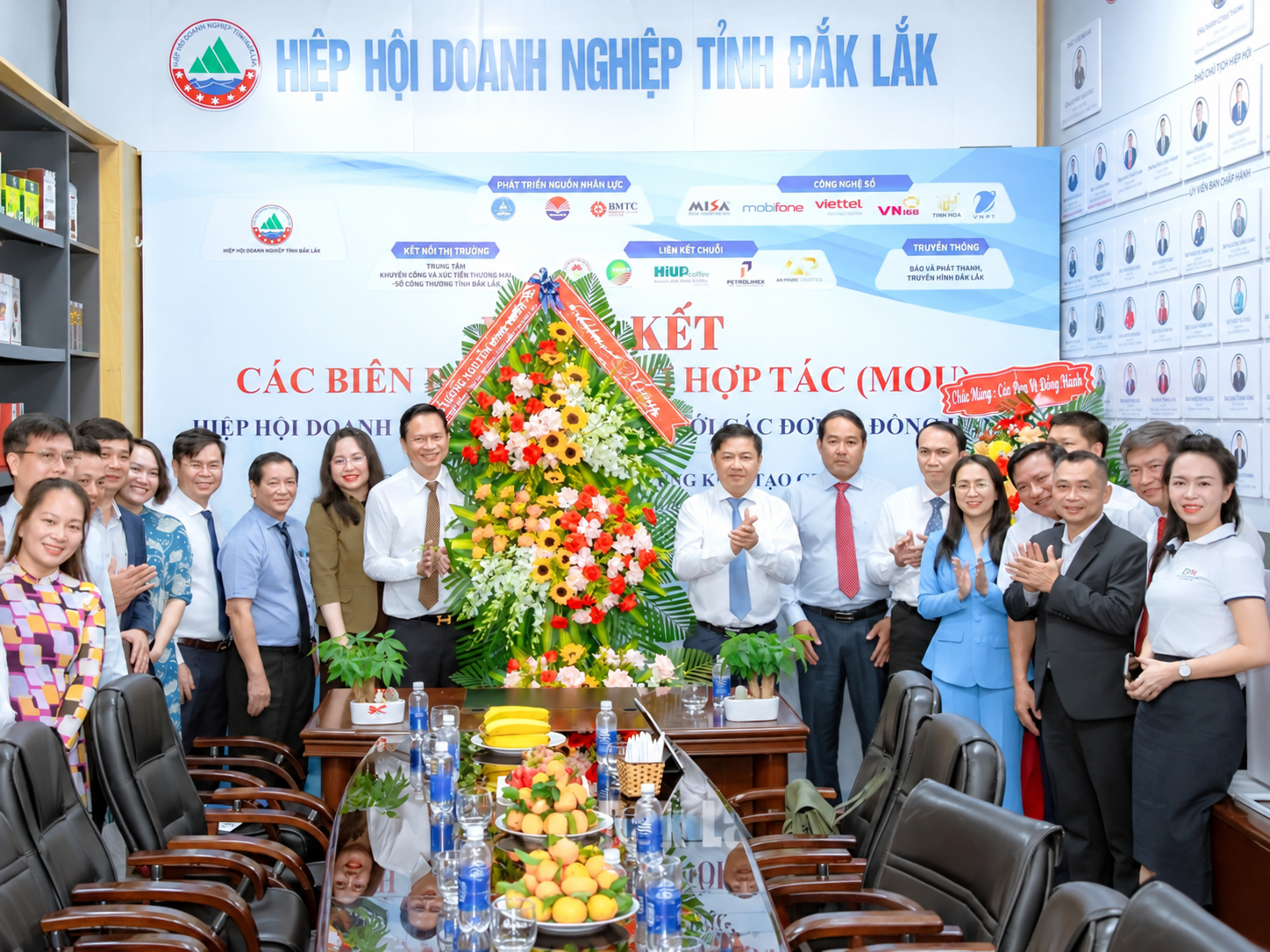 HIỆP HỘI DOANH NGHIỆP TỈNH ĐẮK LẮK KÝ KẾT HỢP TÁC, MỞ RỘNG KẾT NỐI DOANH NGHIỆP