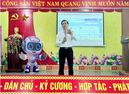 Một số nội dung được truyền tải đến người dân. Ảnh: Bảo Trung