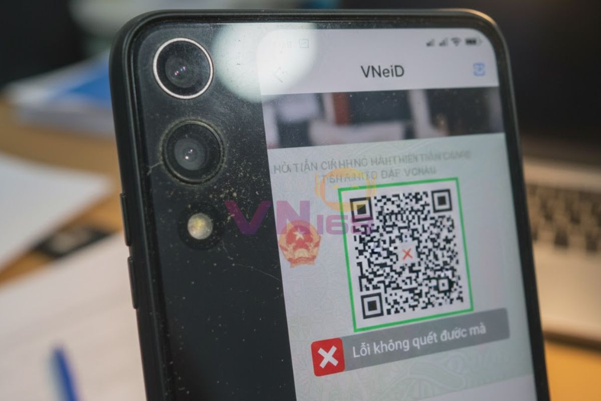 Camera kém, bẩn, mờ, hoặc không lấy nét