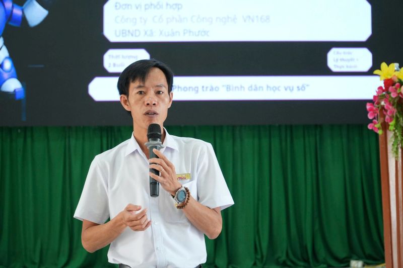 Giảng viên Công ty Cổ phần Công nghệ VN168 trình bày tại buổi huấn luyện